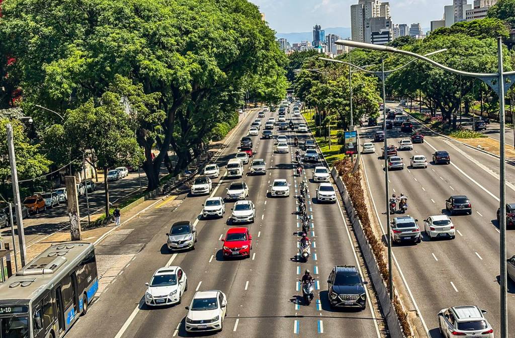 Rodízio de veículos volta a partir desta quinta-feira (19) em SP