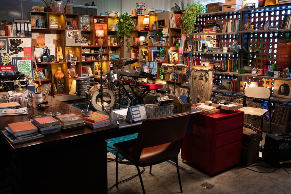 Tiny Desk Brasil revela a primeira imagem do cenário e data de estreia