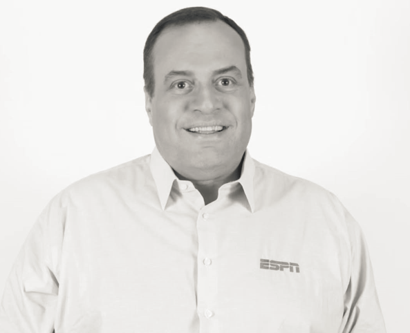 Locutor Paulo Soares morre aos 63 anos em SP