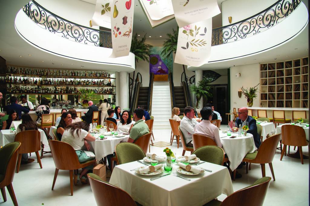 Leila tem menu de pratos mineiros e do mundo na loja Tania Bulhões