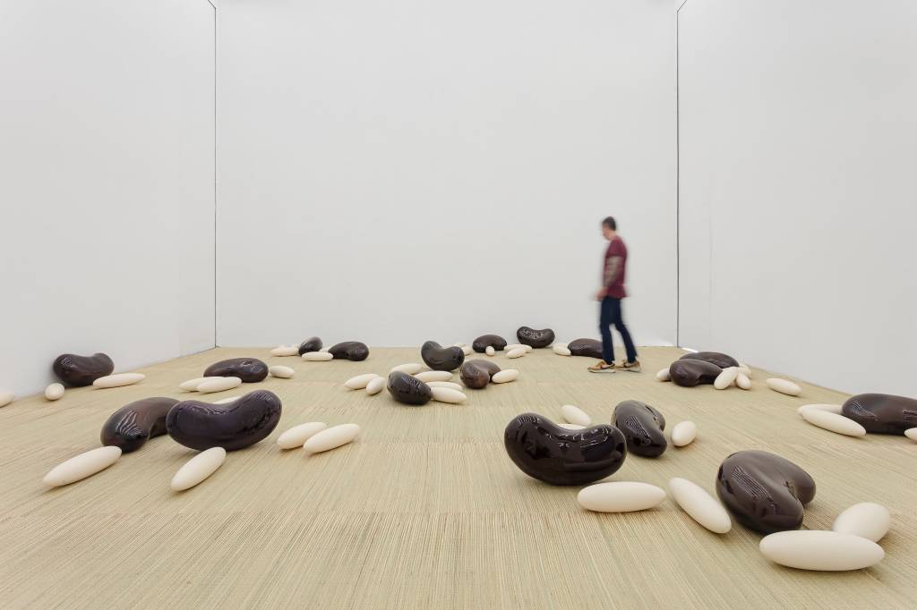 Dono da ‘gangorra do Masp’, Iván Argote tem individual na Vermelho