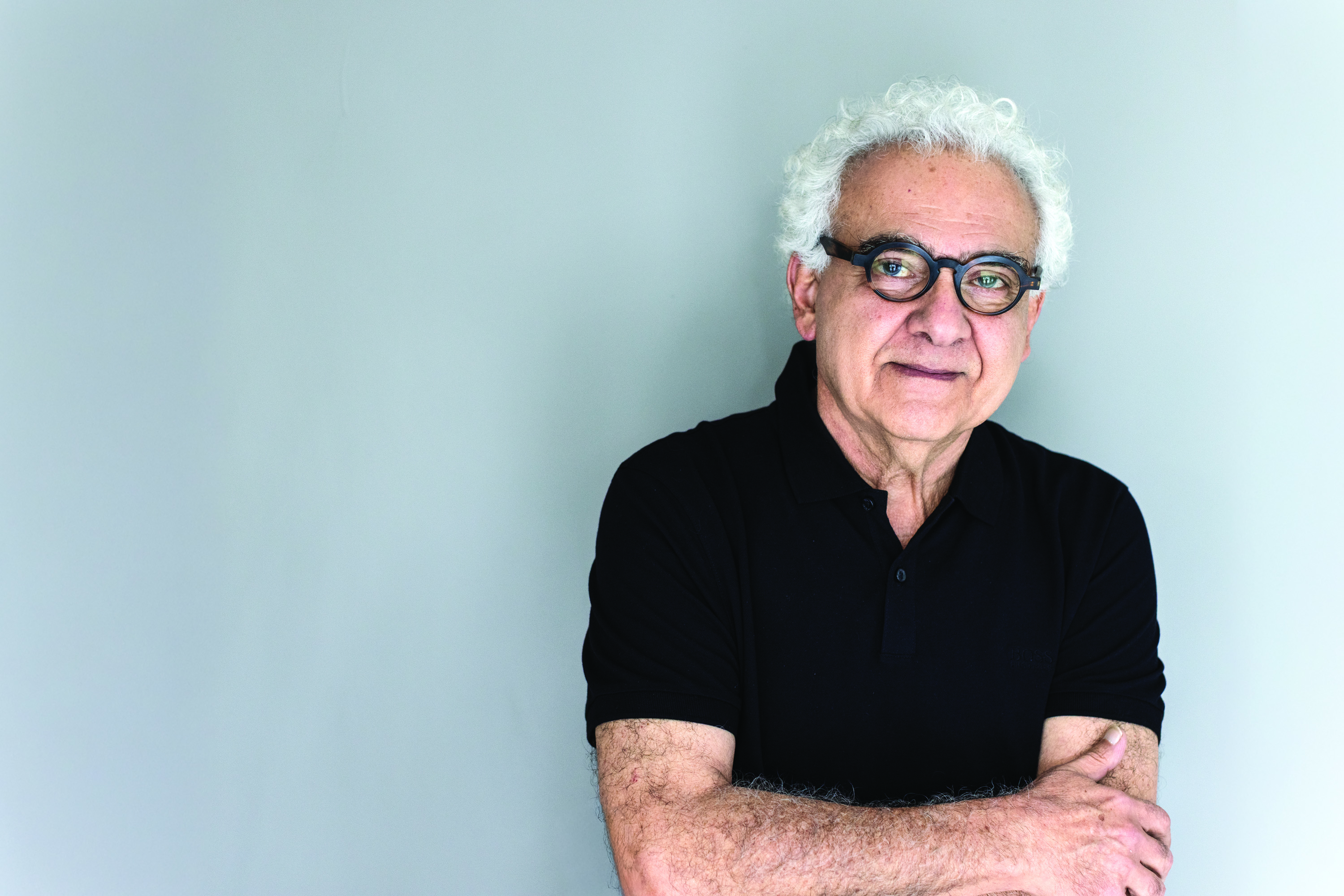 Eleito imortal da ABL, Milton Hatoum fala sobre novo livro que encerra trilogia ‘O Lugar Mais Sombrio’