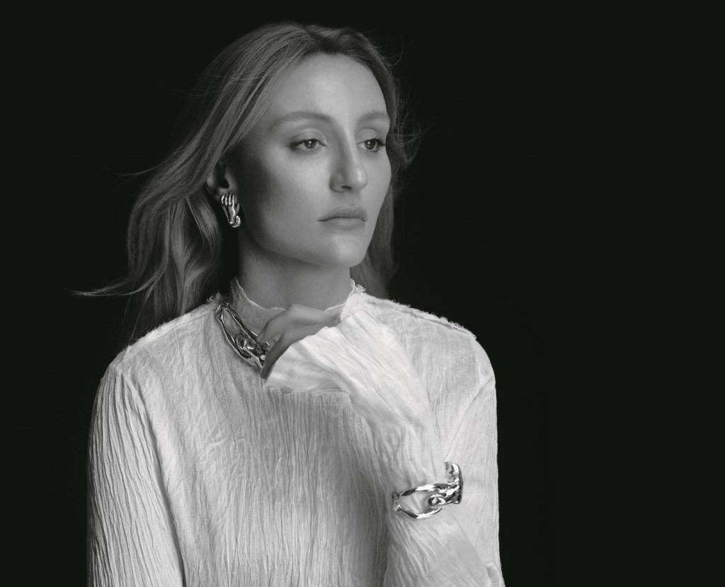Paola Vilas lança joias inspiradas em Lina Bo Bardi
