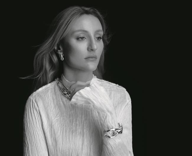 Paola Vilas lança joias inspiradas em Lina Bo Bardi