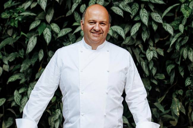 Roberto Eid Philipp, da rotisseria Boleta, participa de evento na França
