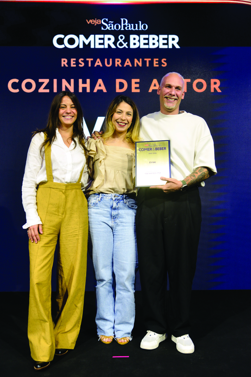 A chef Elisa Fernandes com Bianca Mirabili e Luiz Filipe Souza, do Evvai, Melhor Cozinha de Autor
