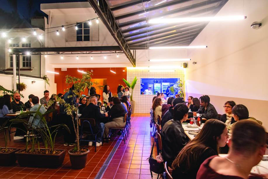 Casa agora com quintal: lugar para saborear panqueca taiwanesa, mandu e drinques Casa agora com quintal: lugar para saborear panqueca taiwanesa, mandu e drinques