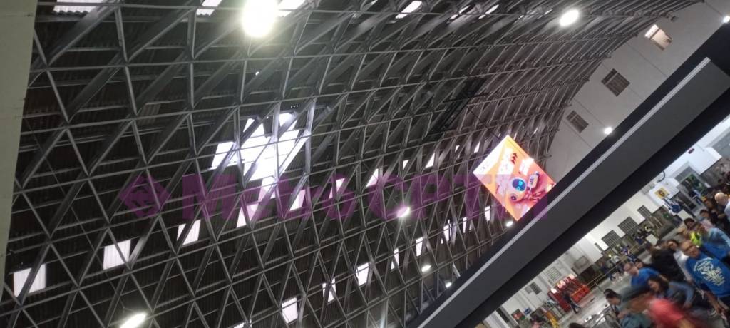 Chuva provoca queda de parte do telhado da estação Brás e deixa um ferido