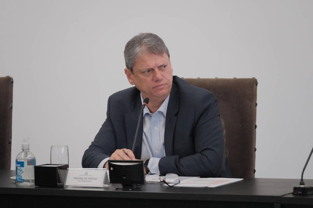 Governo determina fechamento de bares com suspeita de bebida com metanol