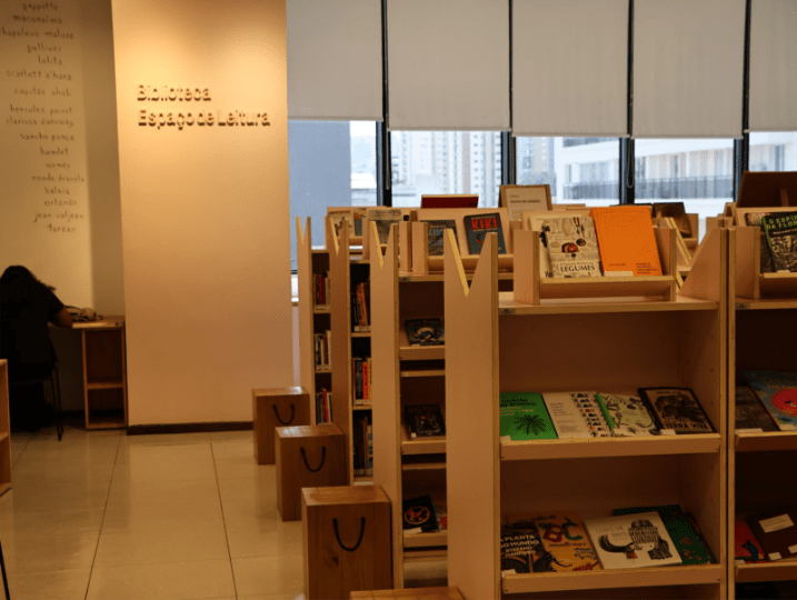 Sesc Pinheiros inaugura biblioteca com foco em diversidade e acessibilidade