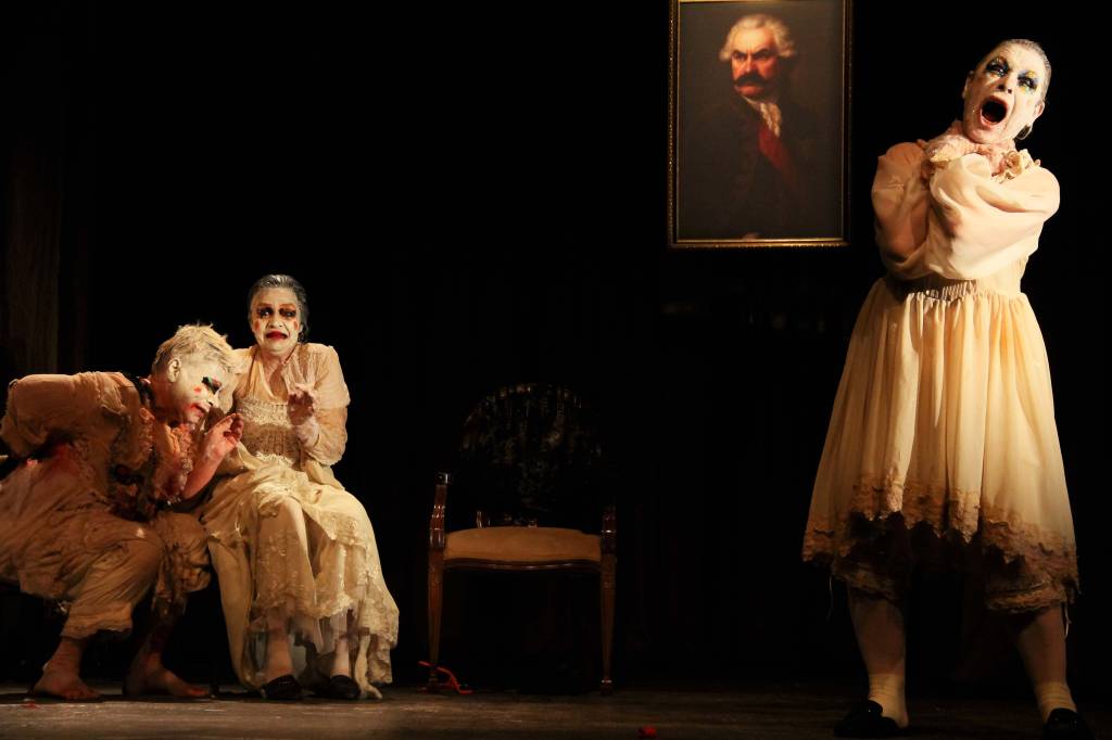 ‘As Três Velhas’, de Alejandro Jodorowsky, faz temporada gratuita em SP