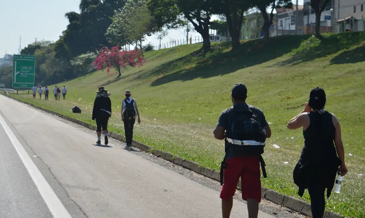 Romarias 2025: como são os pontos de apoio e o que move os fiéis até Aparecida