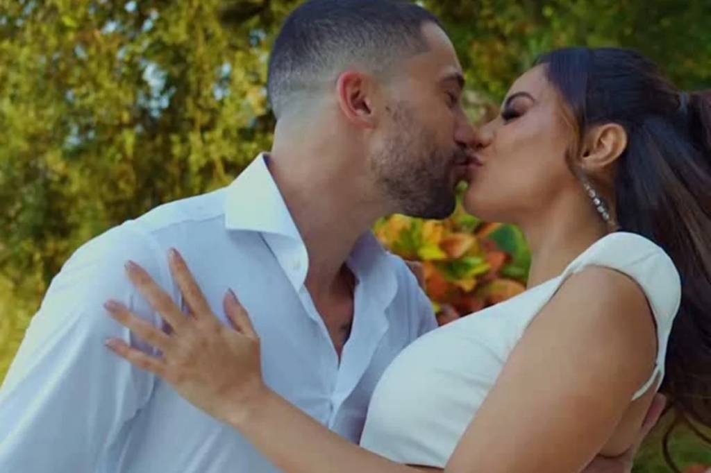 Lexa e Ricardo Vianna se casam com presença de famosos