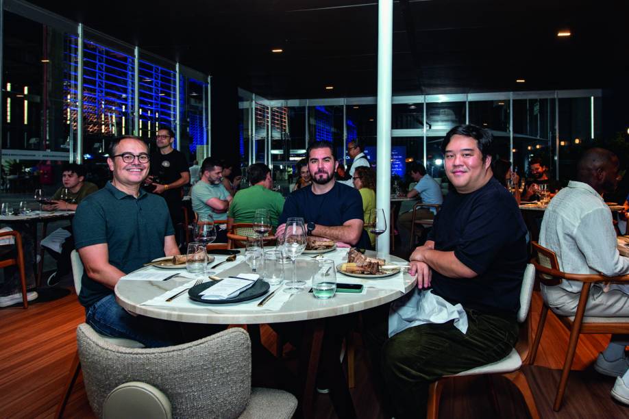 Comer & Beber Experience 2025: SauloYassuda(repórter de bares) e amigos Comer & Beber Experience 2025: SauloYassuda(repórter de bares) e amigos