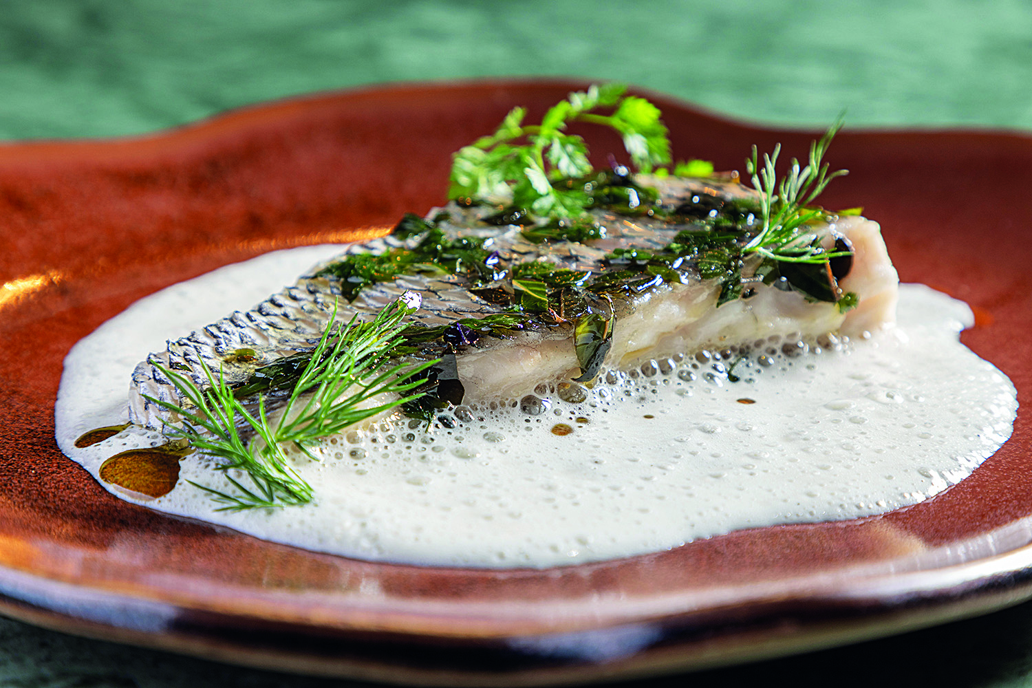 Jojo: robalete em emuls&atilde;o de champanhe