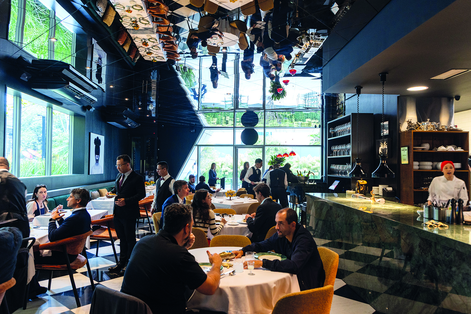 Jojo: cozinha aberta para o sal&atilde;o