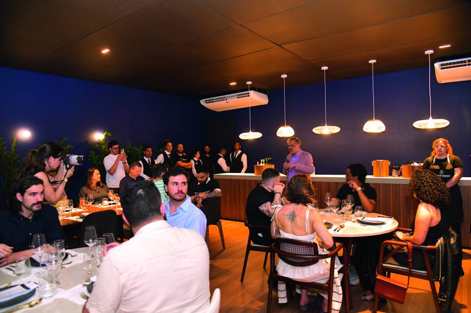 Comer & Beber Experience 2025: Dante Roman (de preto, associate director do BTG Pactual)