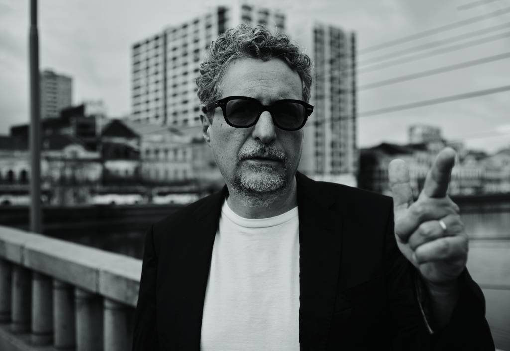 Do Recife para o mundo: Kleber Mendonça Filho sob os holofotes com ‘O Agente Secreto’