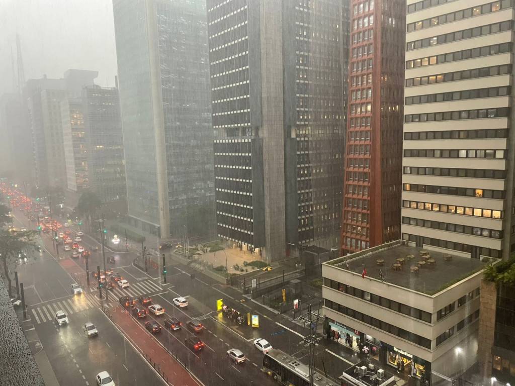 Alerta de chuvas intensas em SP; confira previsão