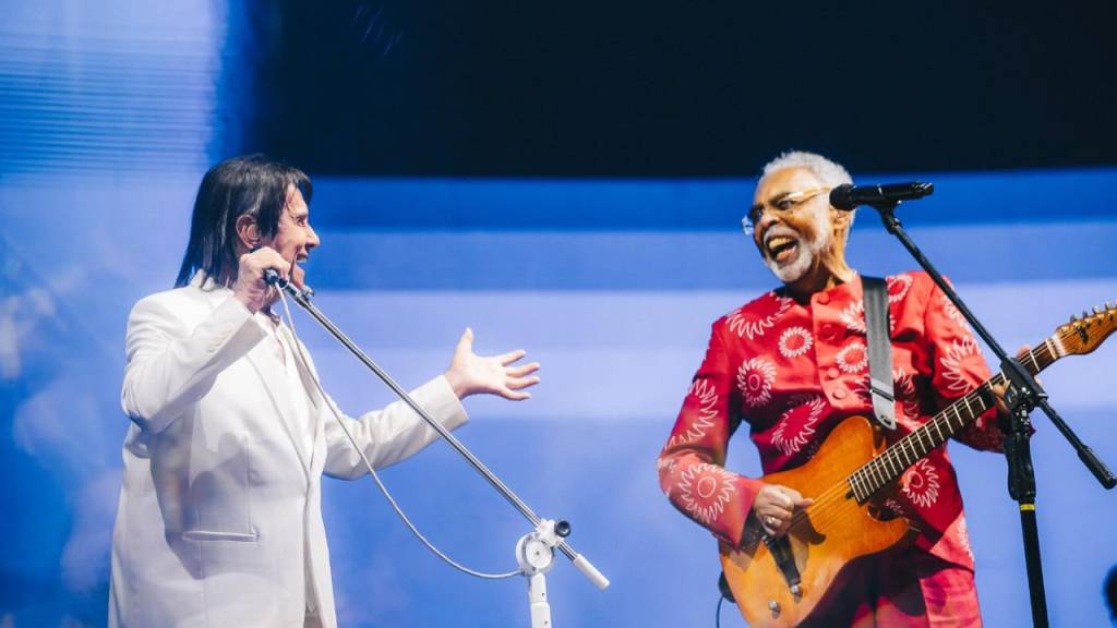 Último show de Gilberto Gil em SP teve presença de Roberto Carlos e mensagem para Preta