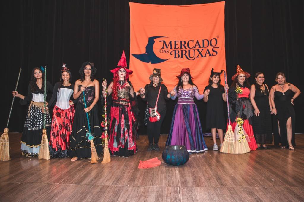 Mercado das Bruxas traz oficinas esotéricas e produtos de magia a SP