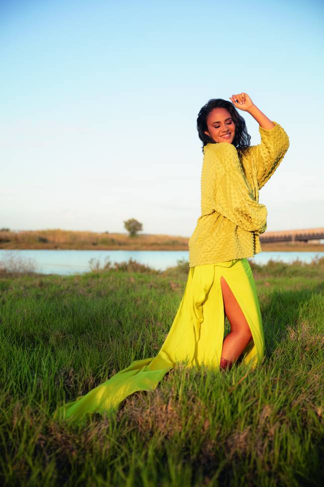 Mayra Andrade em turnê pelo Brasil: shows em São Paulo, Brasília, Rio de Janeiro, Porto Alegre e Curitiba