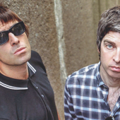 Liam e Noel Gallagher: irmãos e líderes da banda Oasis