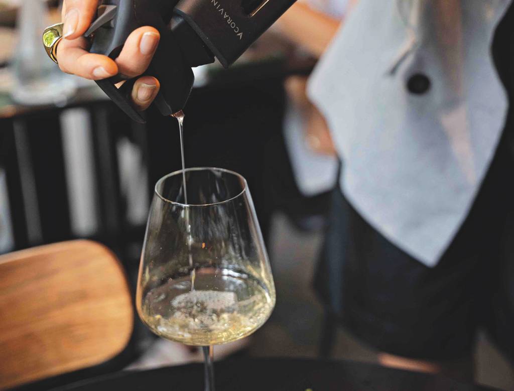 Gnomo, dedicado aos vinhos, apresenta mais de cinquenta rótulos