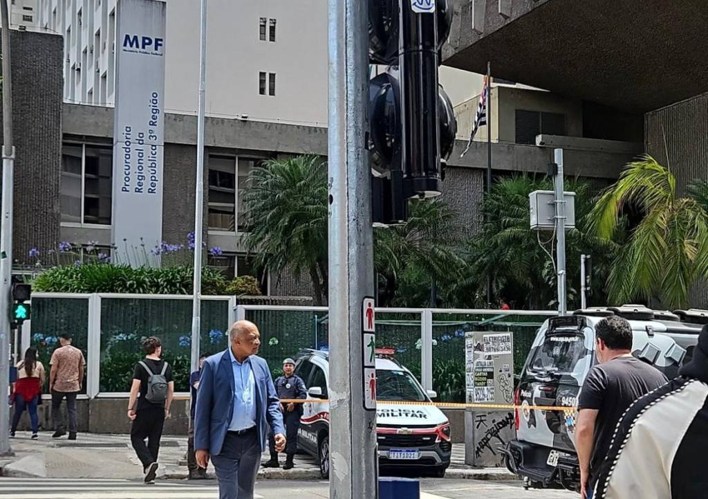 Prédio no centro de SP tem suspeita de ameaça de bomba