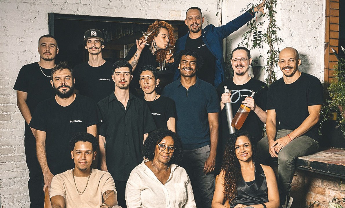 Equipe do bar: carta especial de coquetéis