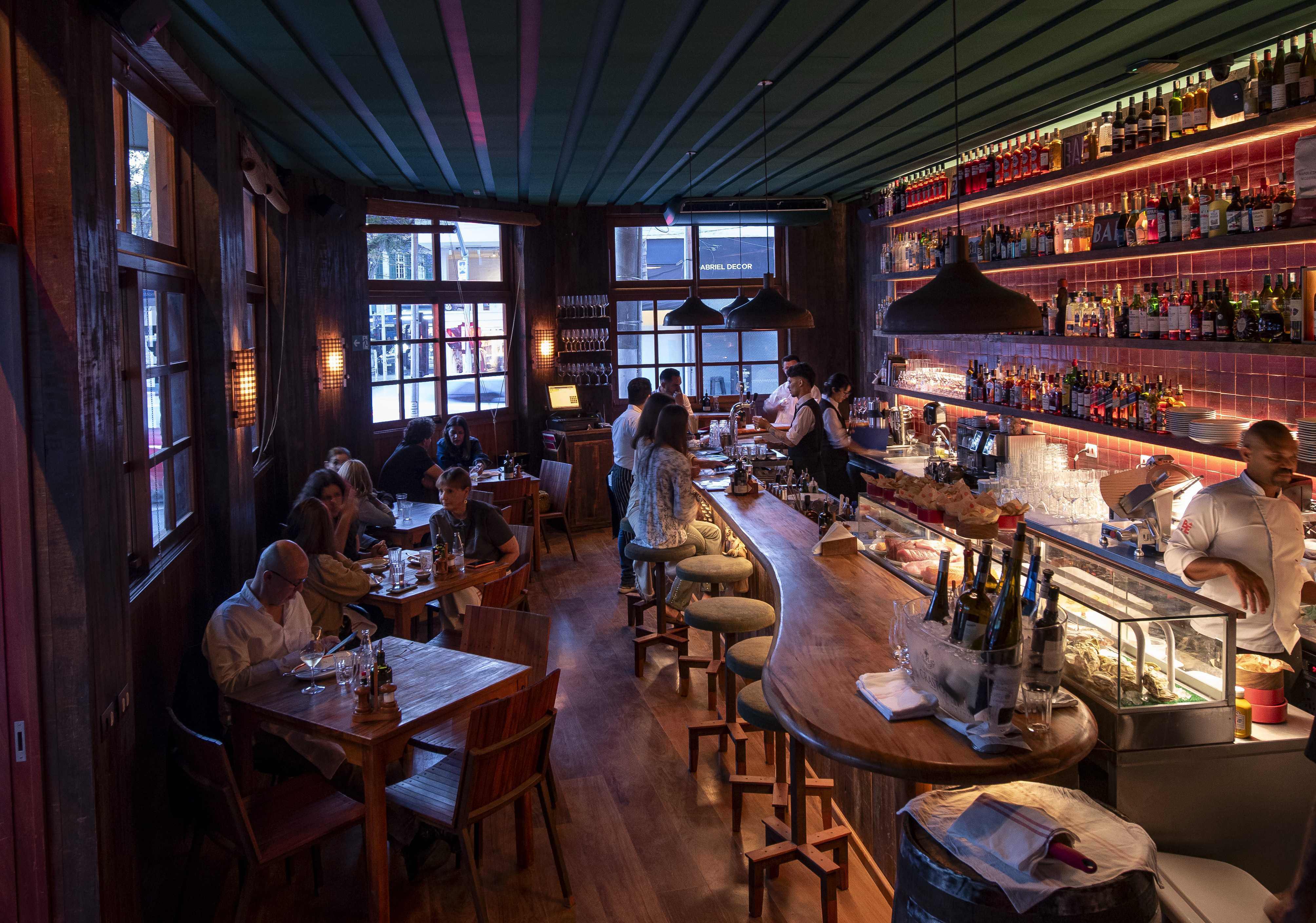 Bar Europa: irm&atilde;o do Casa Europa