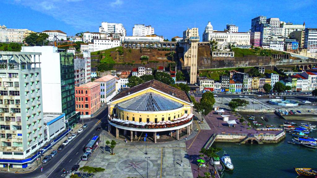 Turismo de verão: confira passeios culturais e praianos em Salvador