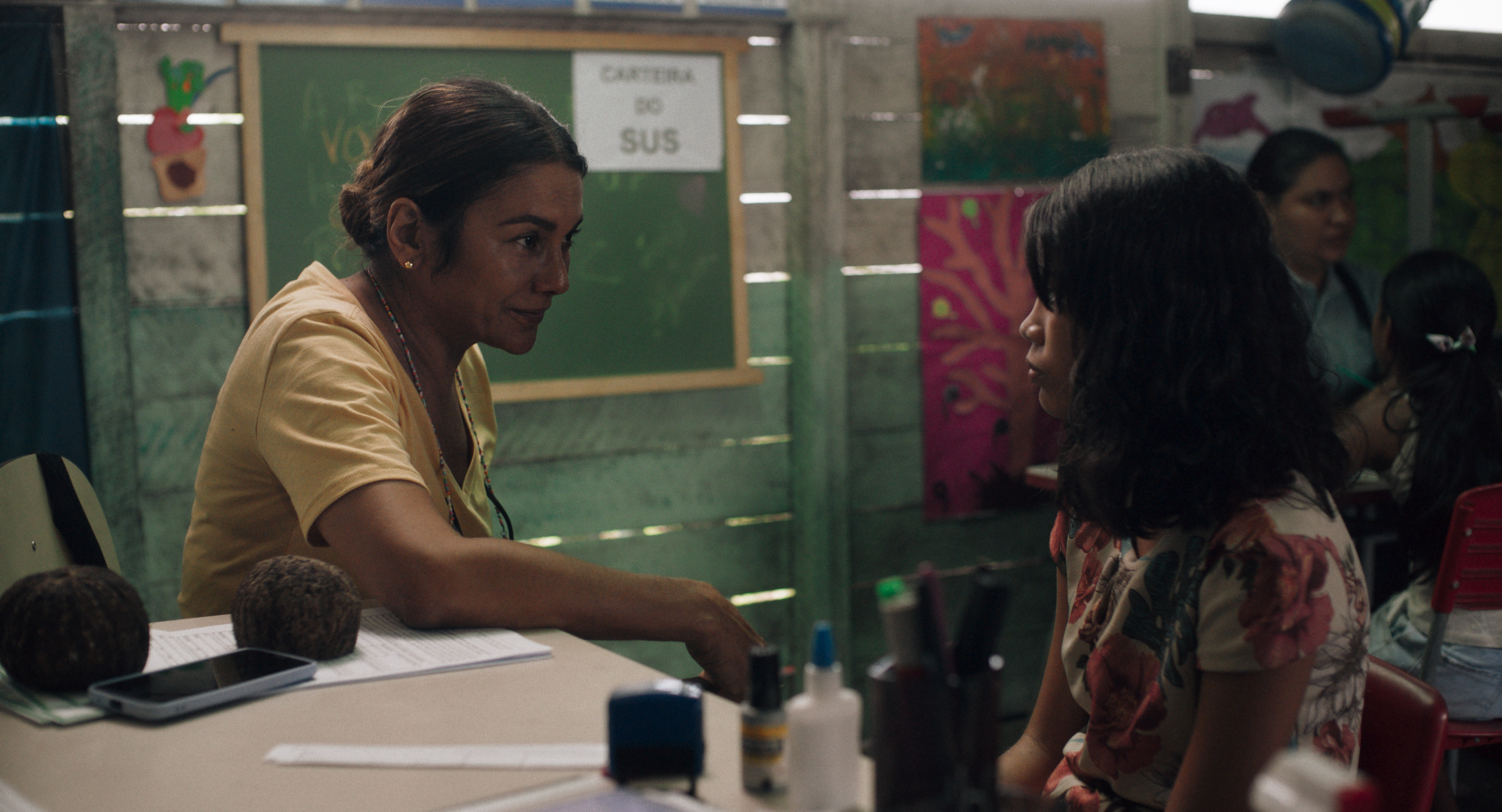 Dira Paes e Jamilli Correa em 'Manas'