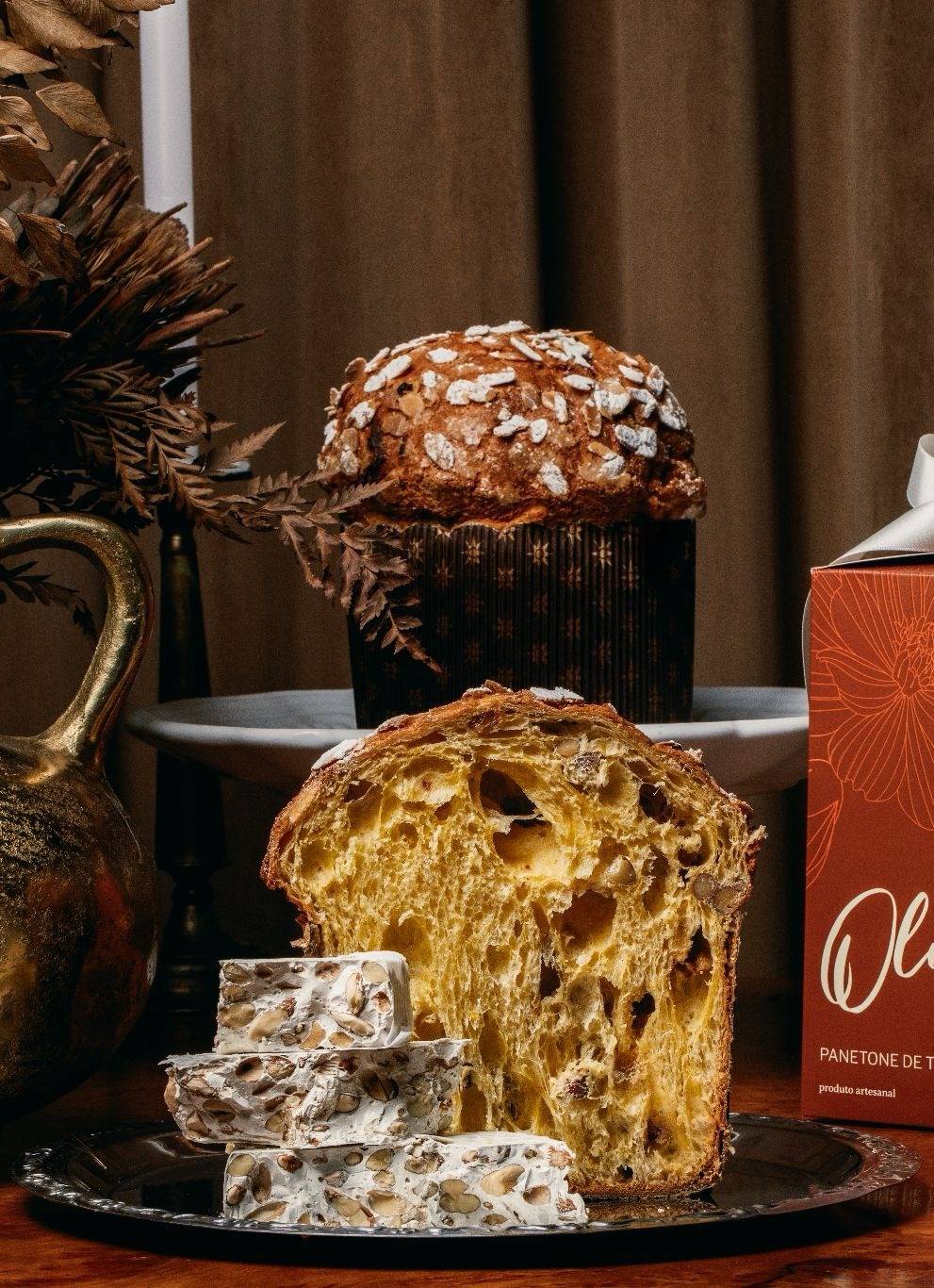 Oli Pane: panetone Lombardia com peda&ccedil;os do torrone de am&ecirc;ndoas e mel silvestre da Hagi Torroneria