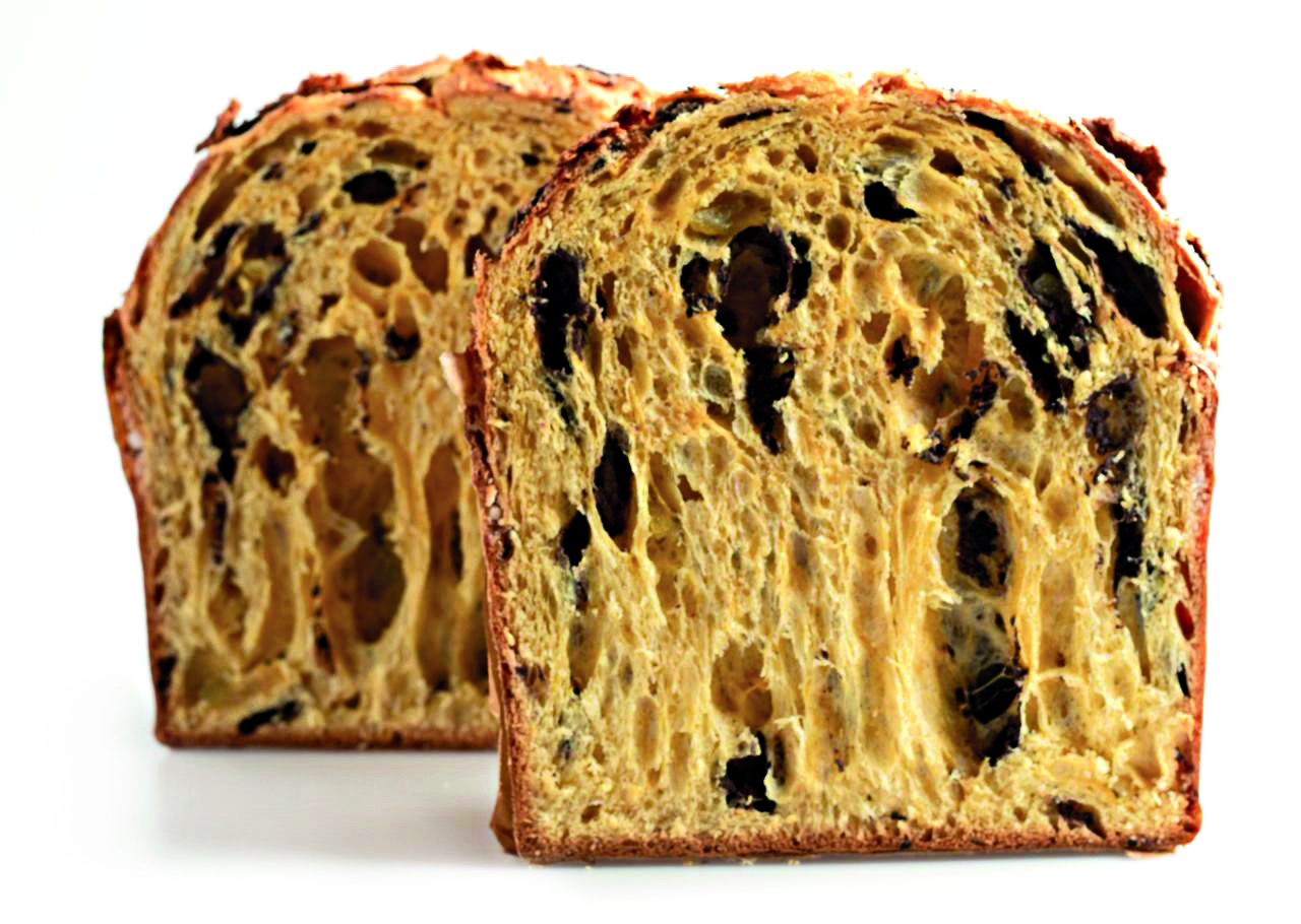 Panetone com fundo branco