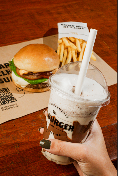 Unidades da T.T. Burger vendem sacode de Brownie do Luiz por R$ 1,99