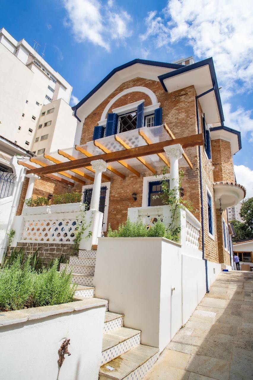 Casa de 1927 em Pinheiros, hoje um espaço de eventos, guarda a história do bairro enquanto luta por tombamento