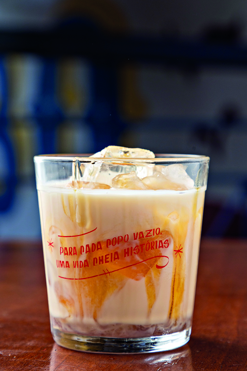 copo com batida e gelo