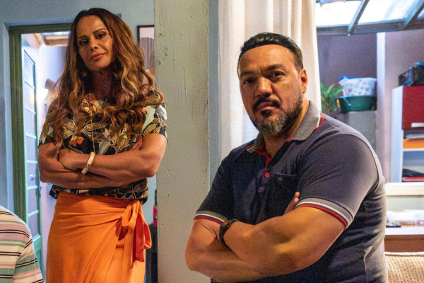 “Somos profissionais”: Belo fala do reencontro com Viviane Araújo em ‘Três Graças’