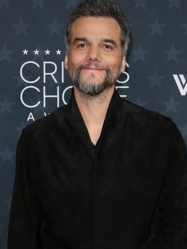 Wagner Moura no tapete vermelho do Critics Choice Awards