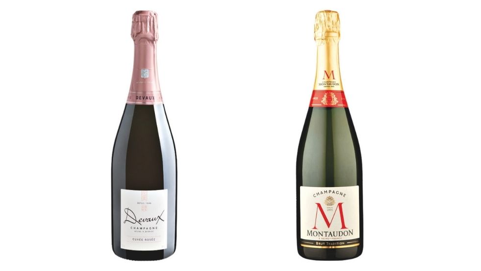 Duas garradas com fundo branco