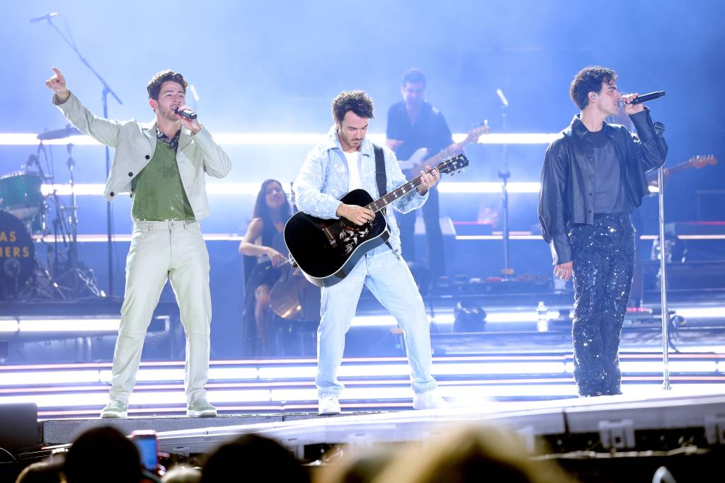 Jonas Brothers anunciam show no Brasil; confira data e valores