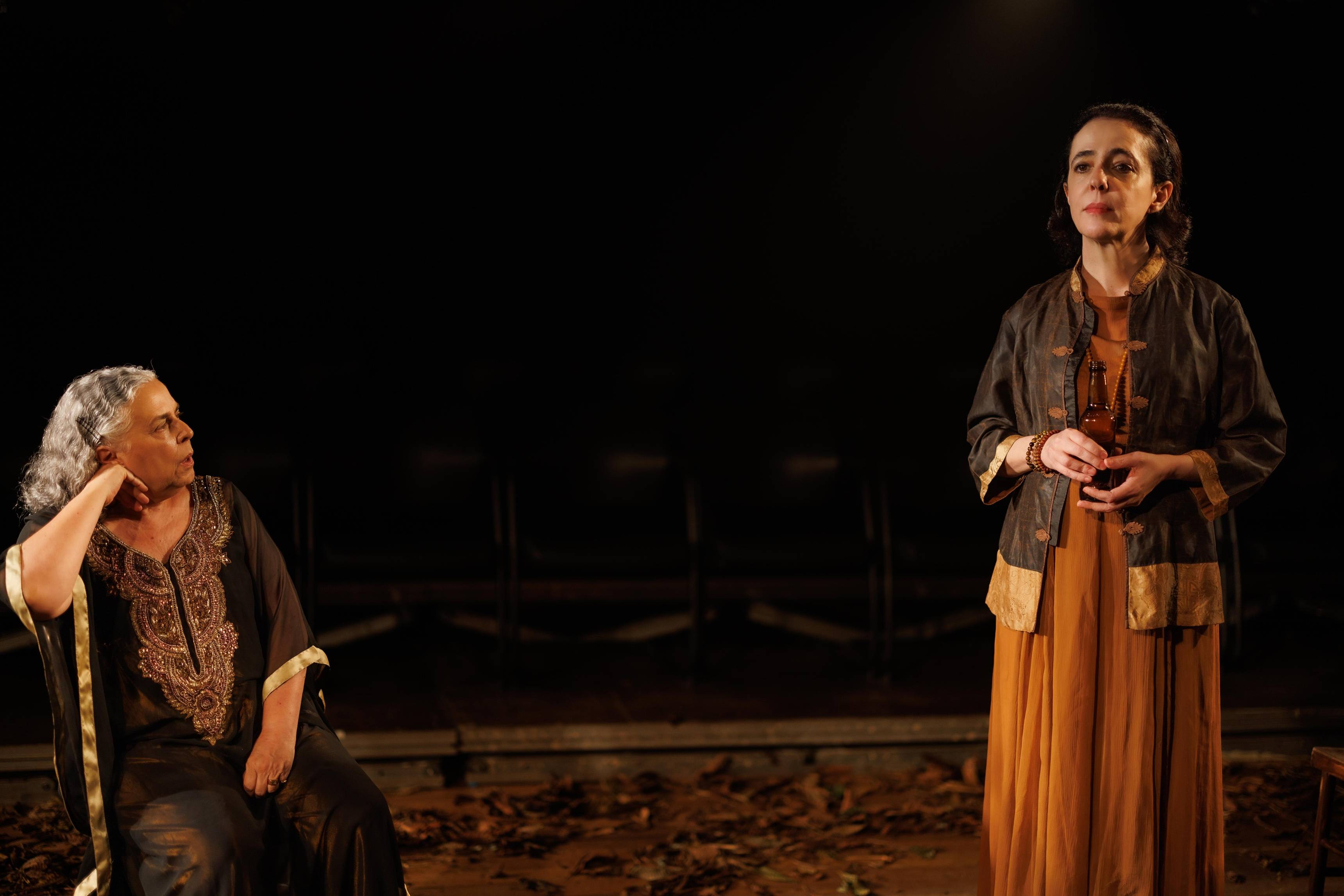 “A Menina Escorrendo Dos Olhos da Mãe” faz temporada gratuita na Caixa Cultural