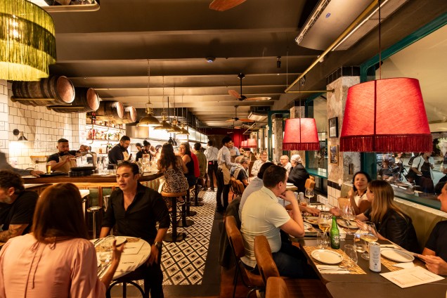 Bodega Pepito: o salão do bar em Pinheiros Bodega Pepito: o salão do bar em Pinheiros
