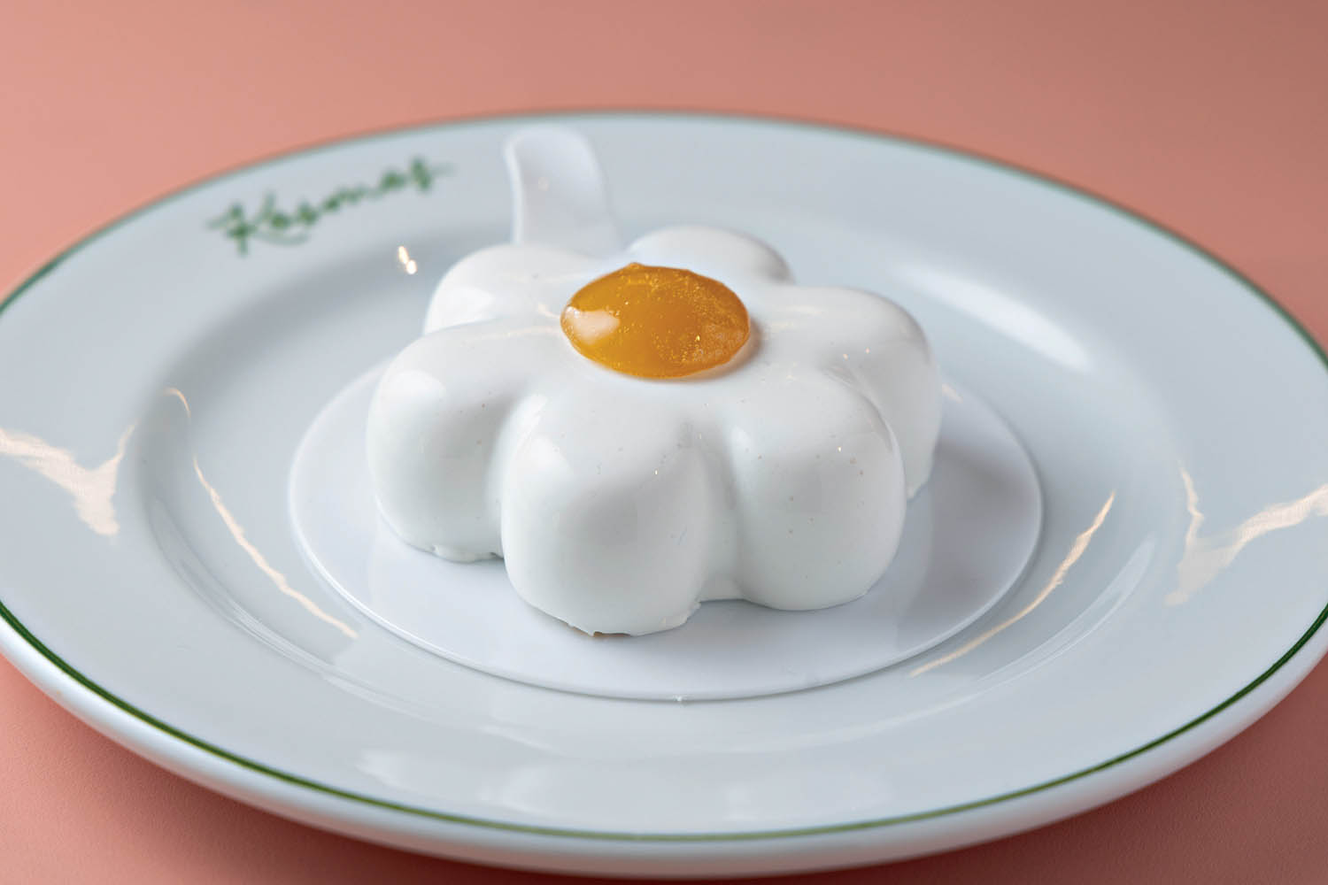 ENTREMET EM FORMATO DE MARGARIDA_KOSMOS BAKESHOP-09.jpg