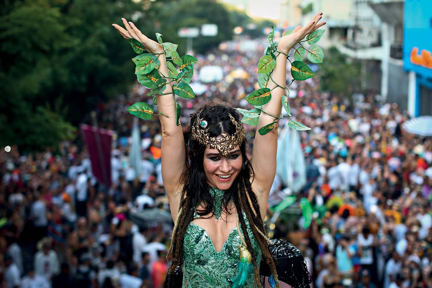Do “túmulo do samba” à multidão: confira o roteiro dos blocos que transformaram o Carnaval de SP