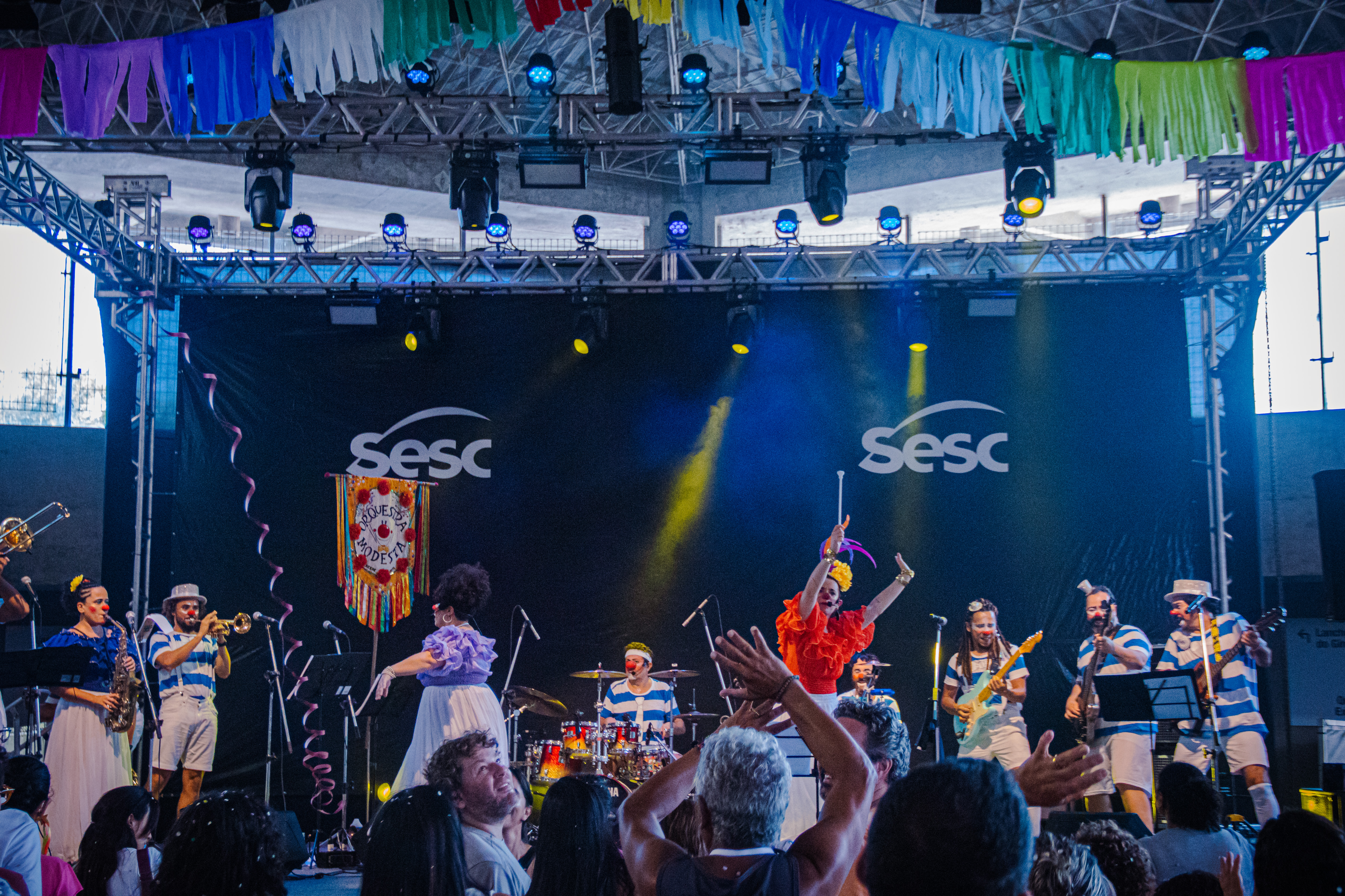 Carnaval no Sesc Pinheiros: oficinas de adereços, bailinhos infantis e jogos