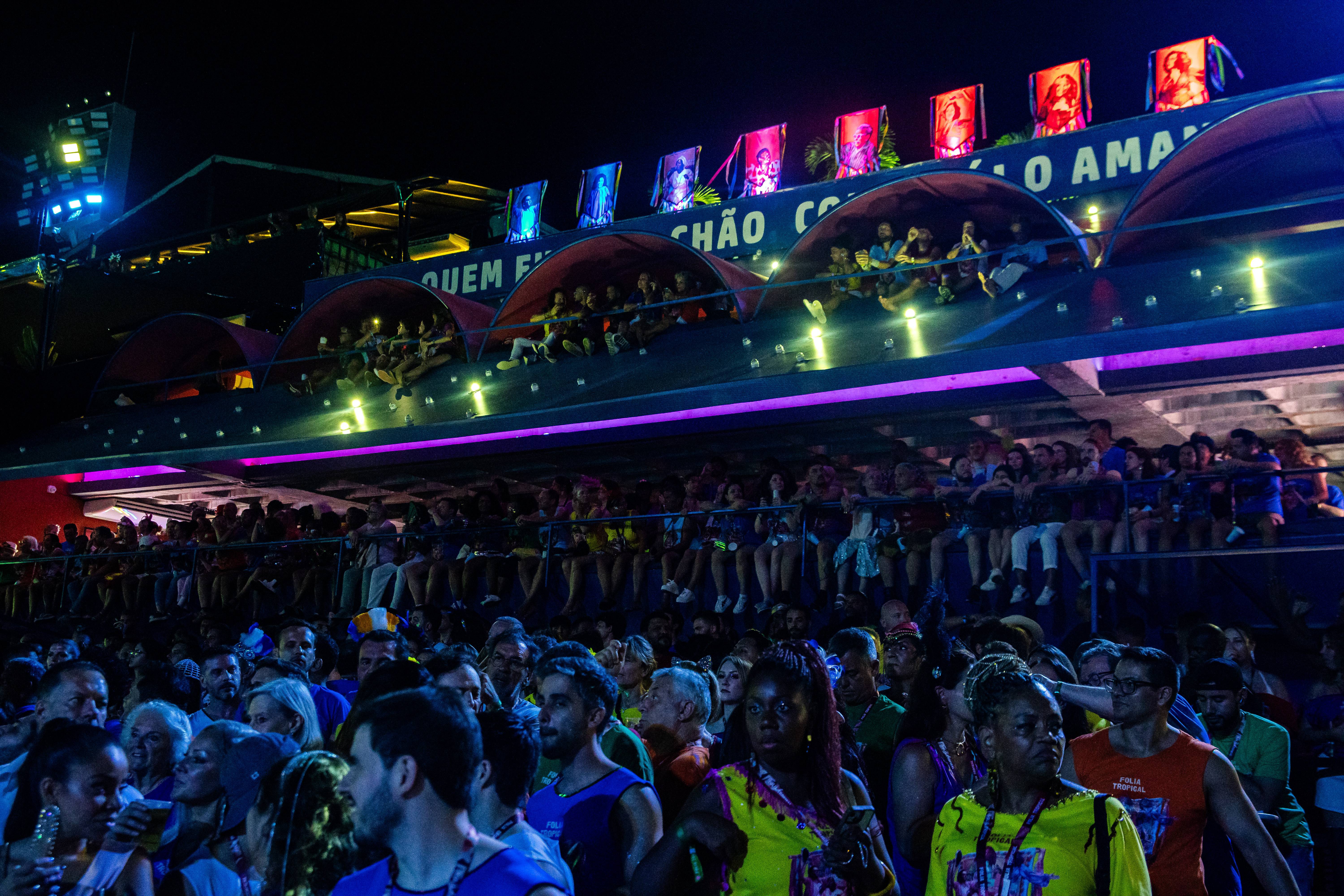 Desfile das escolas de samba campeãs cariocas: última chamada