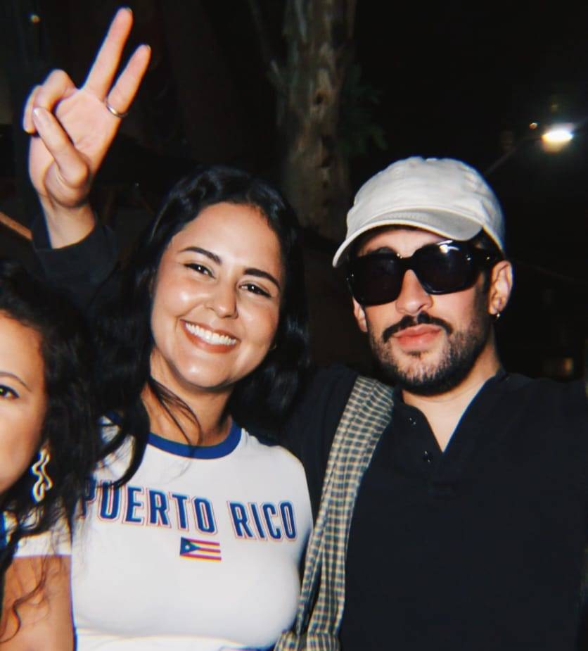 Bad Banny: quem é a fã mineira que ganhou um abraço do astro em rua de SP