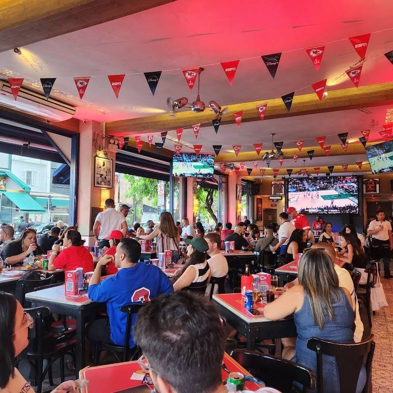 3 bares para assistir ao Super Bowl neste domingo